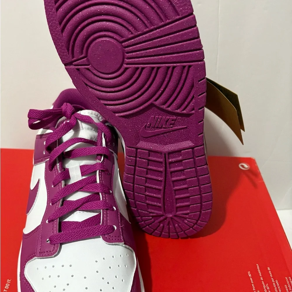 Nike Dunks - Picture 7 of 9